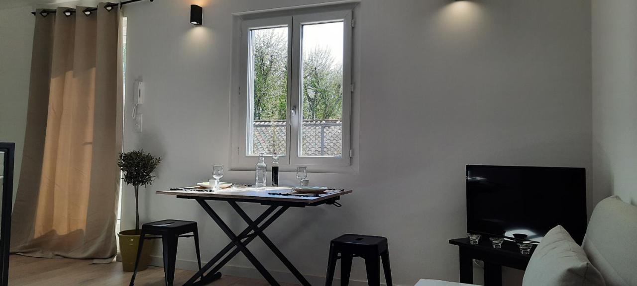Studio Avec Terrasse Arles Buitenkant foto